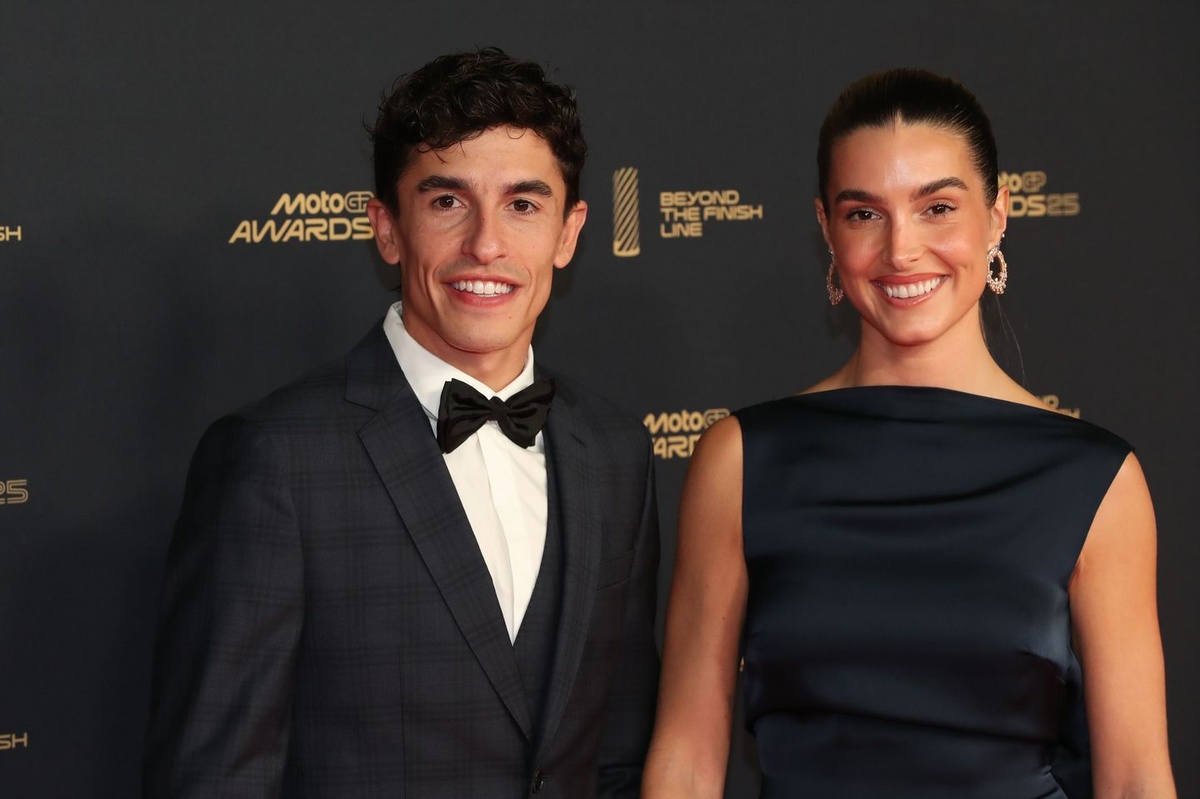 Marc Márquez a reçu son trophée de champion 2025 !