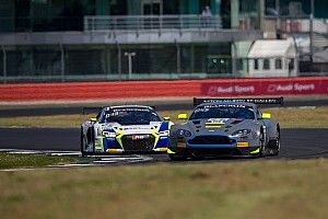 Aston Martin gana bajo investigaci&oacute;n y Riberas acaricia el podio en Silverstone