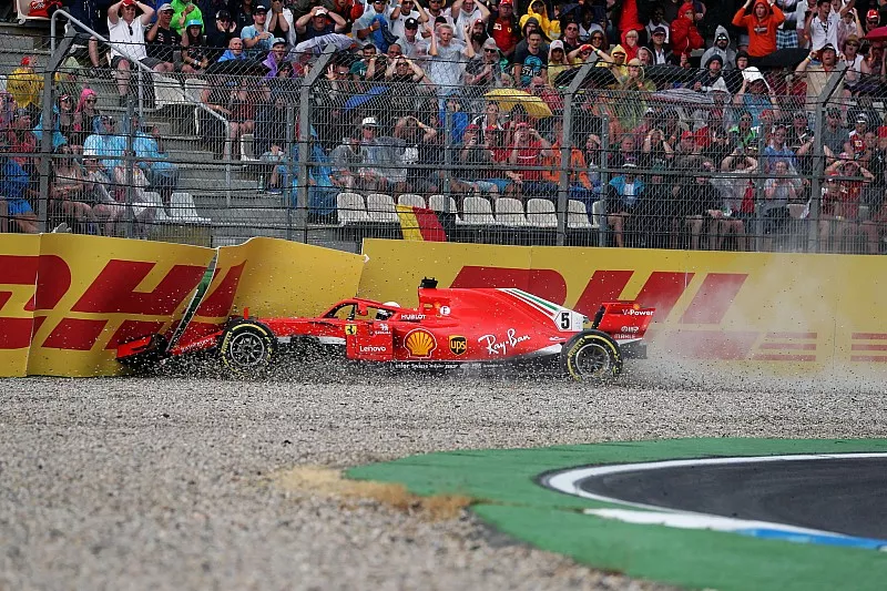 Sebastian Vettel, Ferrari SF71H choca y queda fuera de la carrera