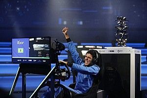 Igor Fraga, piloto de F4, campeón del McLaren Shadow Project