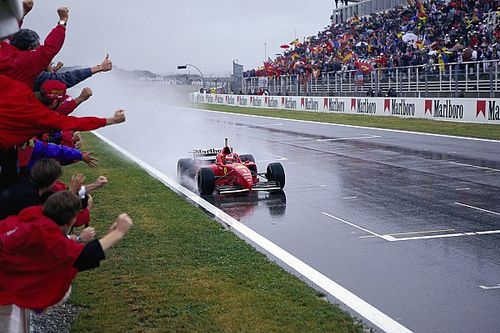 Video: How Schumacher scored his first Ferrari F1 win - 1996 Spanish GP
