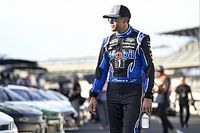 Aric Almirola anuncia su retiro para finales de 2022