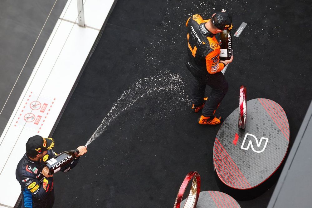 Sergio Perez, Red Bull Racing, Lando Norris, McLaren F1 Team