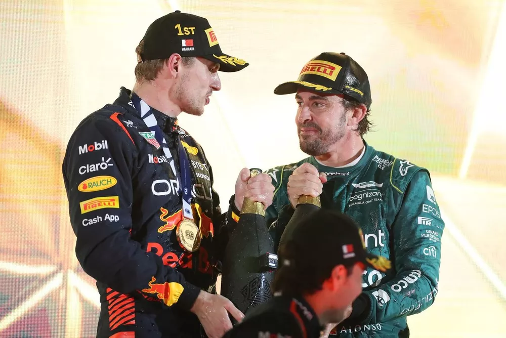 Podium : le vainqueur Max Verstappen, Red Bull Racing, troisi&egrave;me place Fernando Alonso, Aston Martin Racing