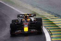 VIDEO: Checo Pérez queda último por un trompo al inicio del GP de Brasil