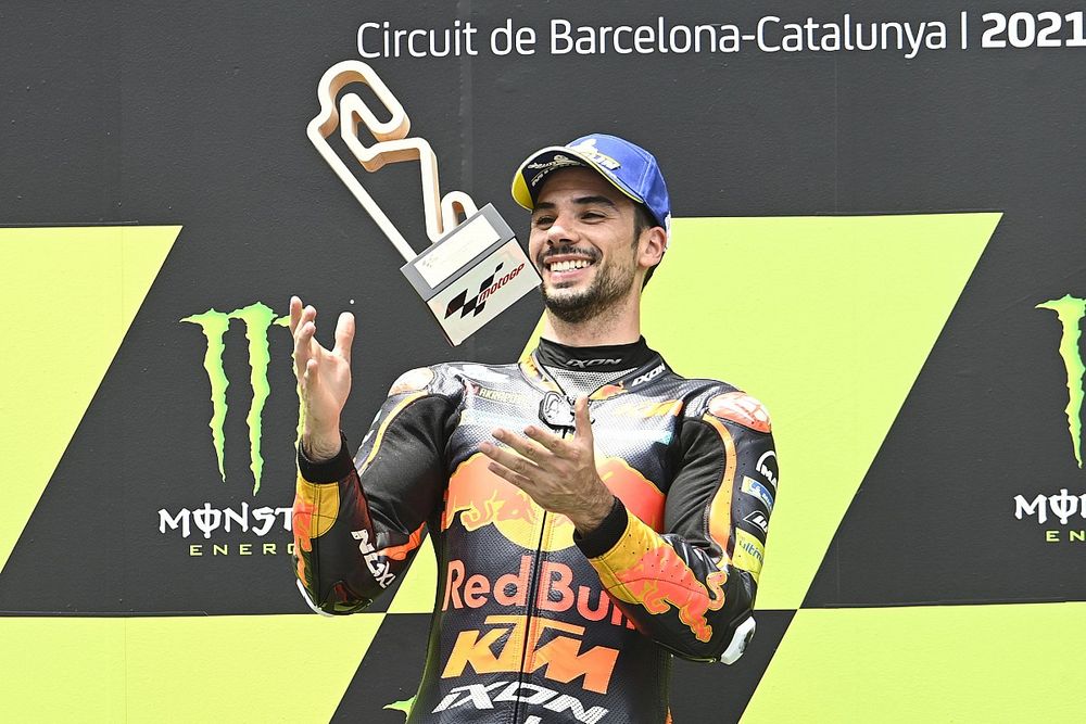 Podio: ganador de la carrera Miguel Oliveira, Red Bull KTM Factory Racing