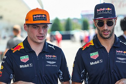 Ricciardo "surpreso" com anúncio de renovação de Verstappen