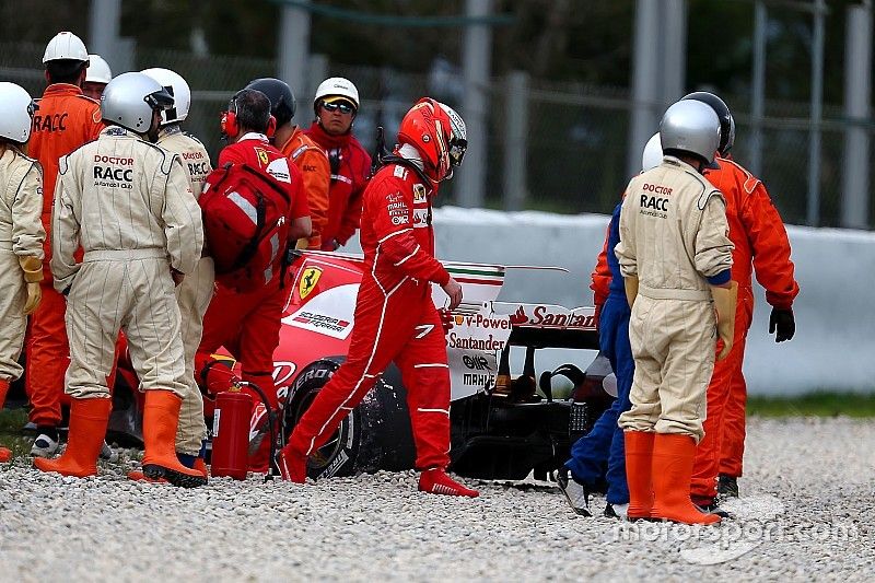 Kimi Raikkonen, Ferrari SF70H after the crash