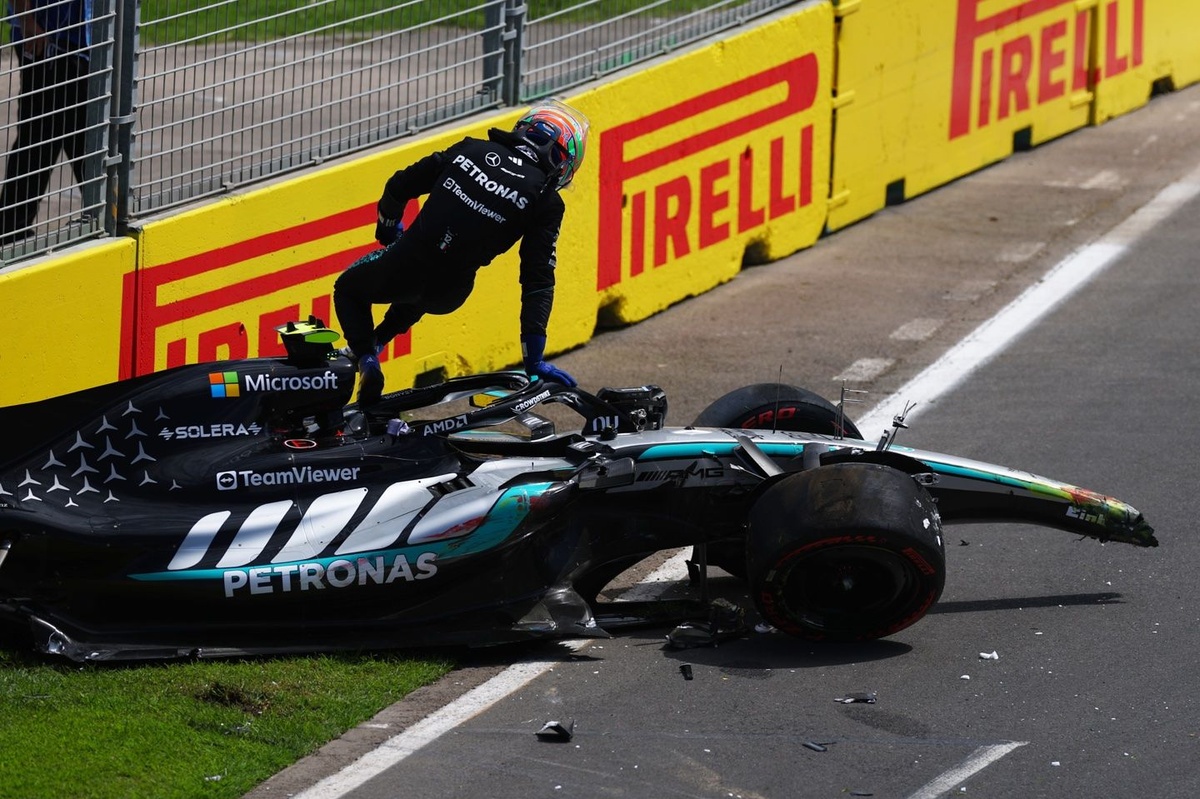 F1 Australian GP: Russell tops interrupted FP3 as Antonelli suffers heavy crash
