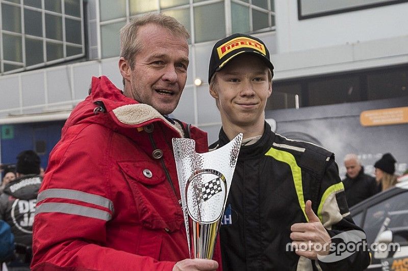 Kalle Rovanpera con il padre