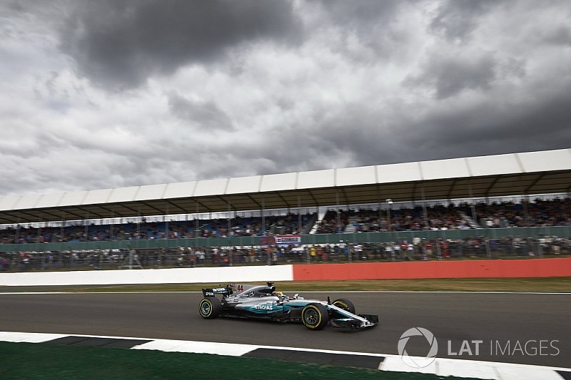 Silverstone, Libere 3: con il fresco Vettel va in caccia di Hamilton!
