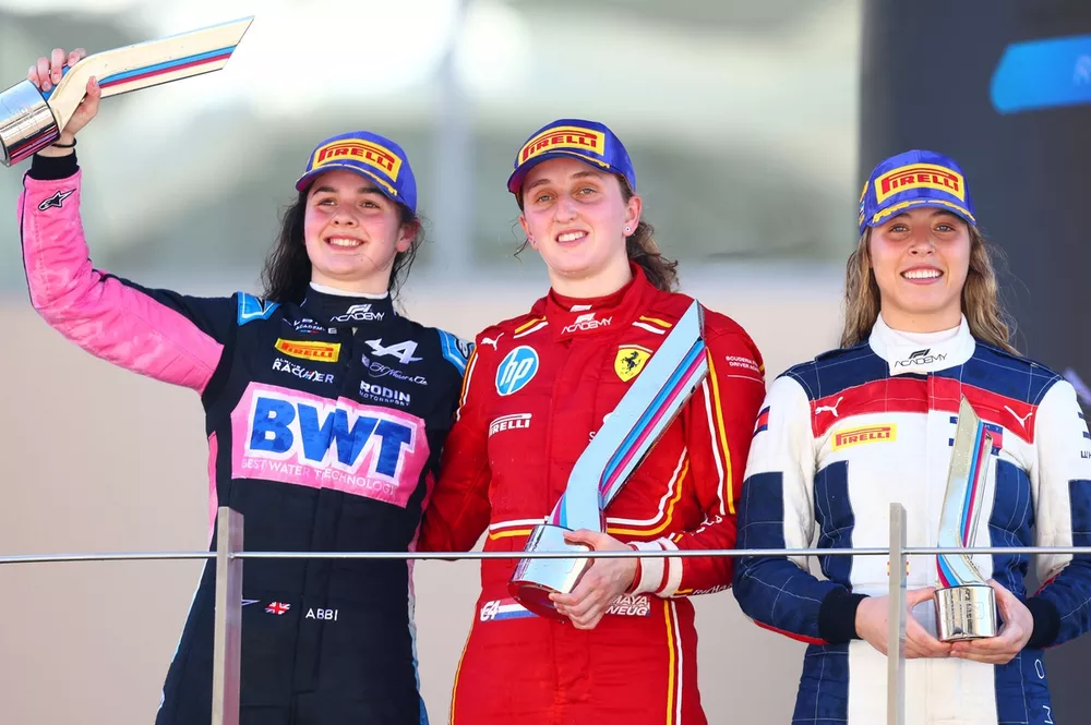 Race winner Maya Weug,  PREMA Racing, second place Abbi Pulling, Rodin Motorsport, third place Nerea Marti, Campos Racing celebrate on the podium