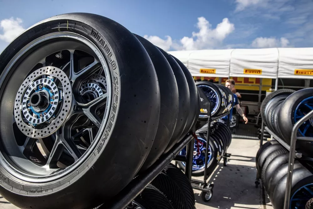 Des pneus Pirelli