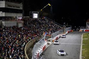 Larson quedó fuera del Clash del Bowman Gray, Daniel Suárez en la final