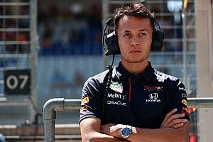 Albon puede ir a Williams pero no como piloto Red Bull, dice Wolff