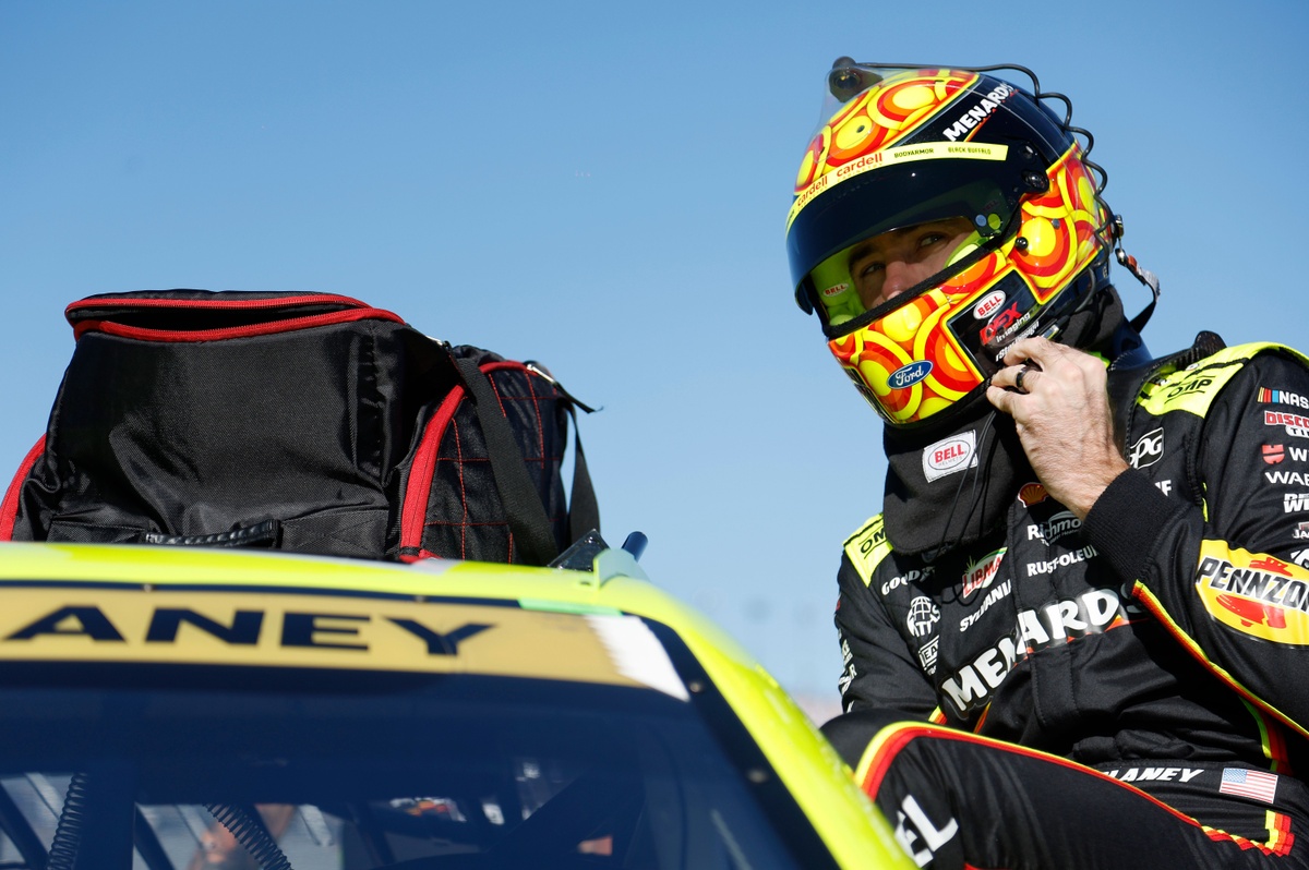 Ryan Blaney crashes early at Las Vegas, title hopes in peril with last-place finish