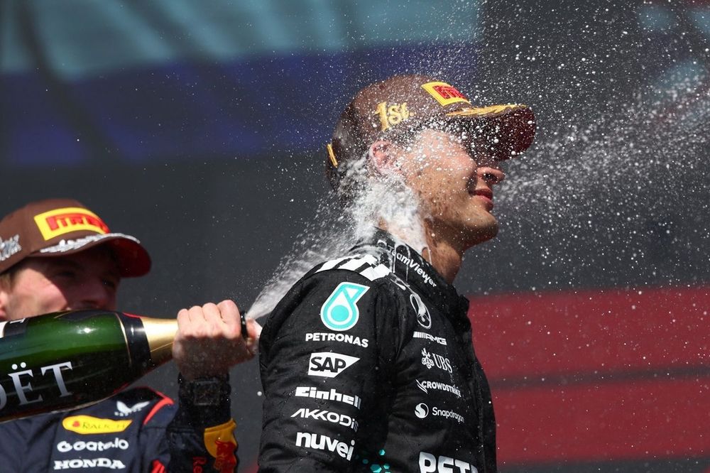 Max Verstappen, Red Bull Racing, George Russell, Mercedes