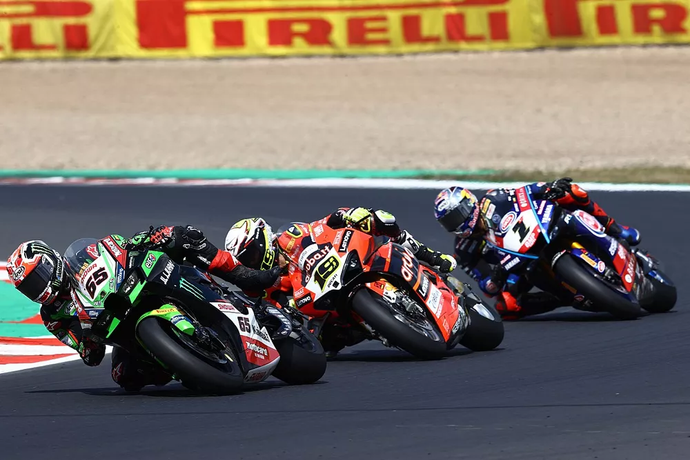 Jonathan Rea, Kawasaki Racing Team WSBK, Alvaro Bautista, Aruba.it Racing Ducati, Toprak Razgatlioglu, Pata Yamaha WorldSBK