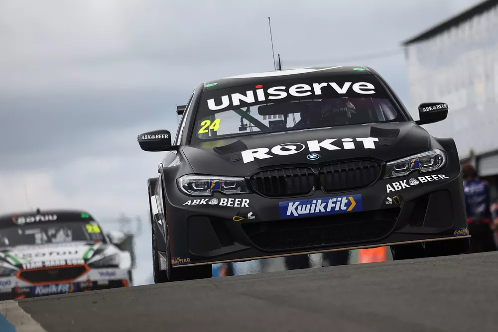 Jake Hill, ROKiT MB Motorsport BMW 330e M Sport 