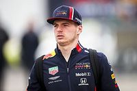 Chefe da Mercedes ri de rumores sobre conversas com Verstappen