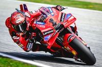 Bagnaia manda en el FP2 de MotoGP con Márquez y Martín a una décima