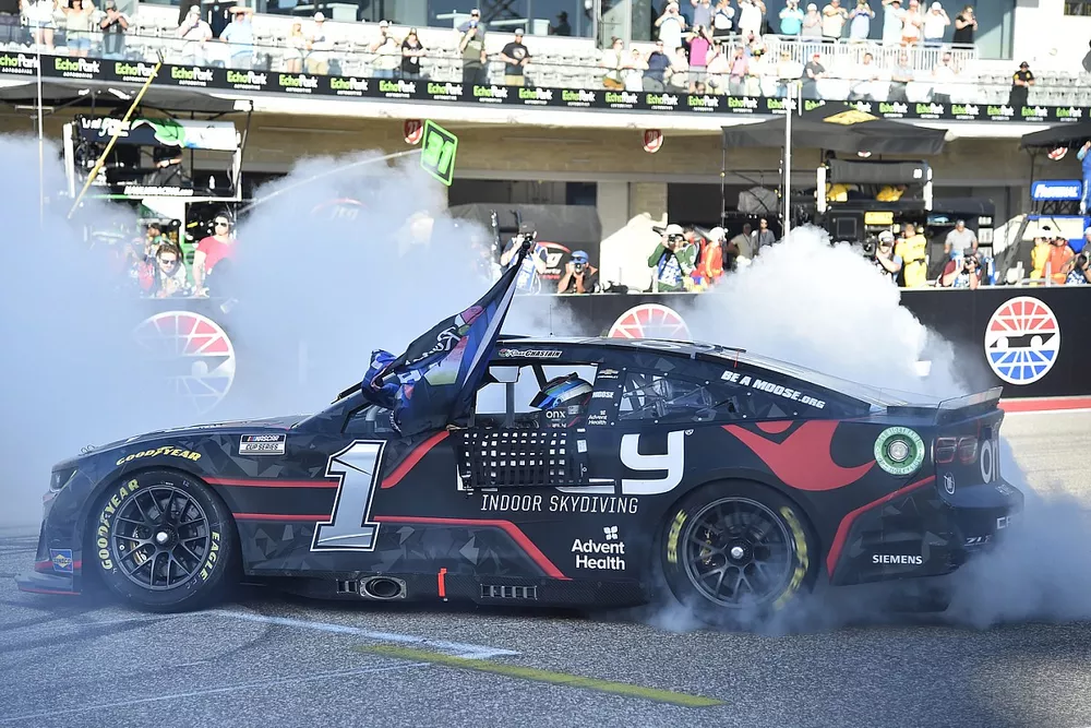 Race winner Ross Chastain, TrackHouse Racing, ONX Homes / iFly Chevrolet Camaro