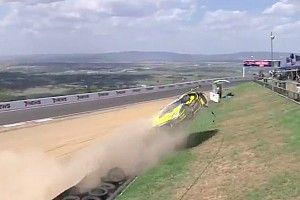 VIDEO: Calificaci&oacute;n en Bathurst termina con fuerte accidente