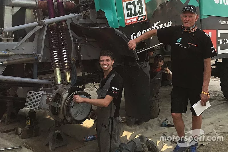 Henk van Leuven, Team De Rooy Iveco Team Manager with team members