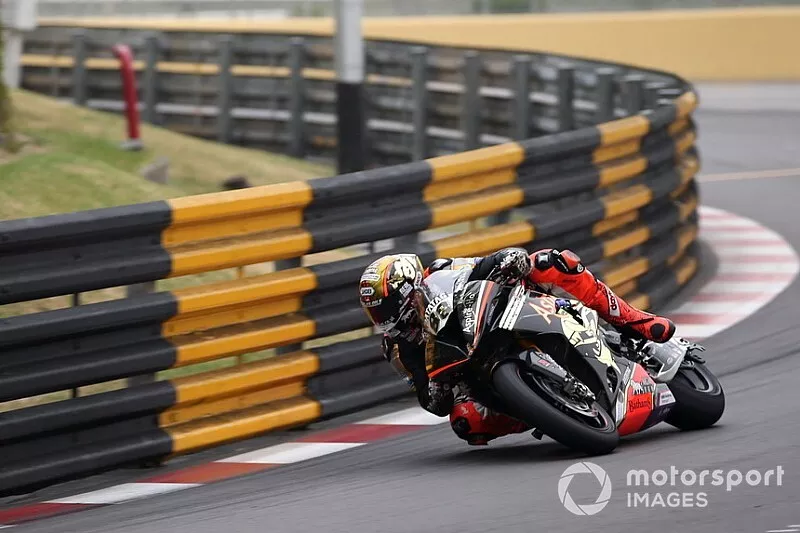 Peter Hickman, Aspire-Ho by Bathams Racing, BMW
