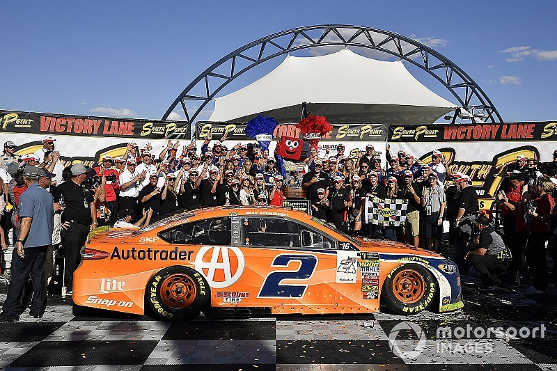 Keselowski abre playoffs vencendo pela terceira vez seguida