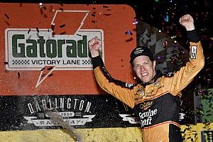Keselowski aparece no fim e vence primeira do ano
