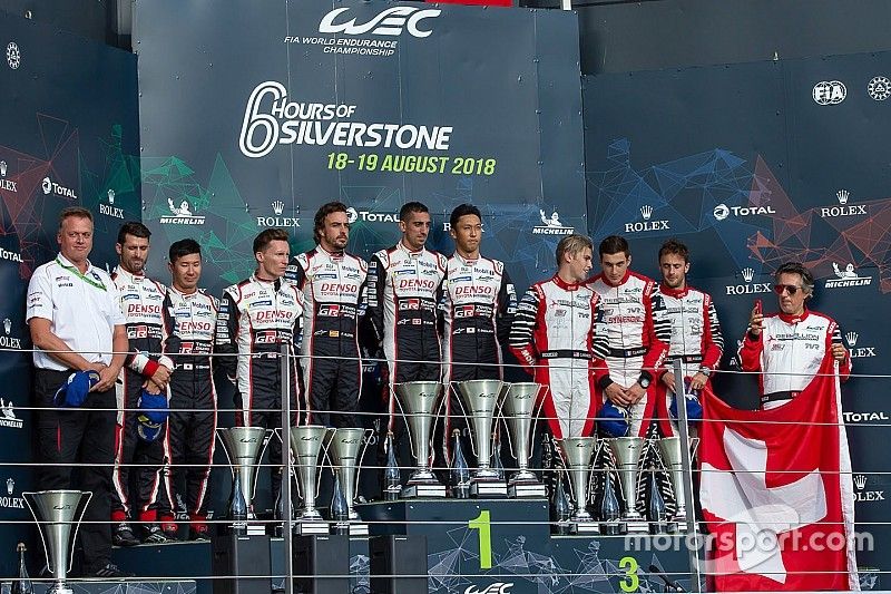 Podio:  ganador #8 Toyota Gazoo Racing Toyota TS050: Sebastien Buemi, Kazuki Nakajima, Fernando Alonso, segundo #7 Toyota Gazoo Racing Toyota TS050: Mike Conway, Kamui Kobayashi, Jose Maria Lopez, tercero #3 Rebellion Racing Rebellion R-13: Mathias Beche, Gustavo Menezes, Thomas Laurent