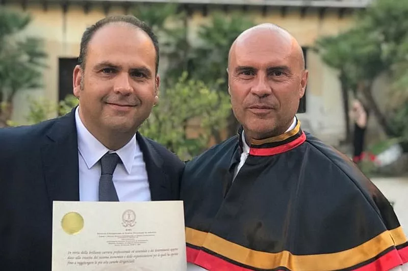 Max Rendina con il Magnifico Rettore, prof. dott. Stefano Masullo