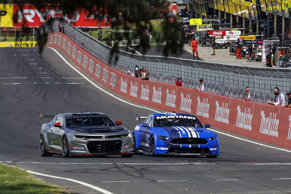 Chevrolet Camaro ZL1 Gen3, Ford Mustang GT Gen3