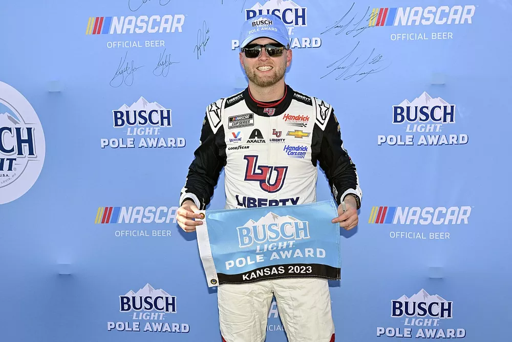 Ganador de la pole William Byron, Hendrick Motorsports, Chevrolet Camaro