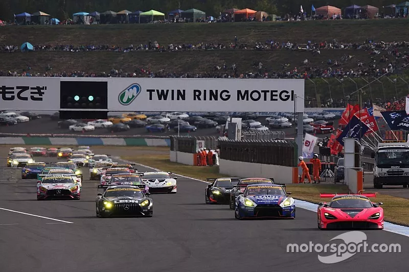 GT300 start action