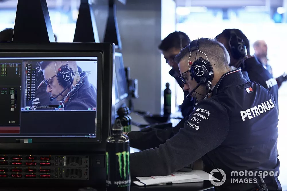 Mercedes engineers at work in the garage