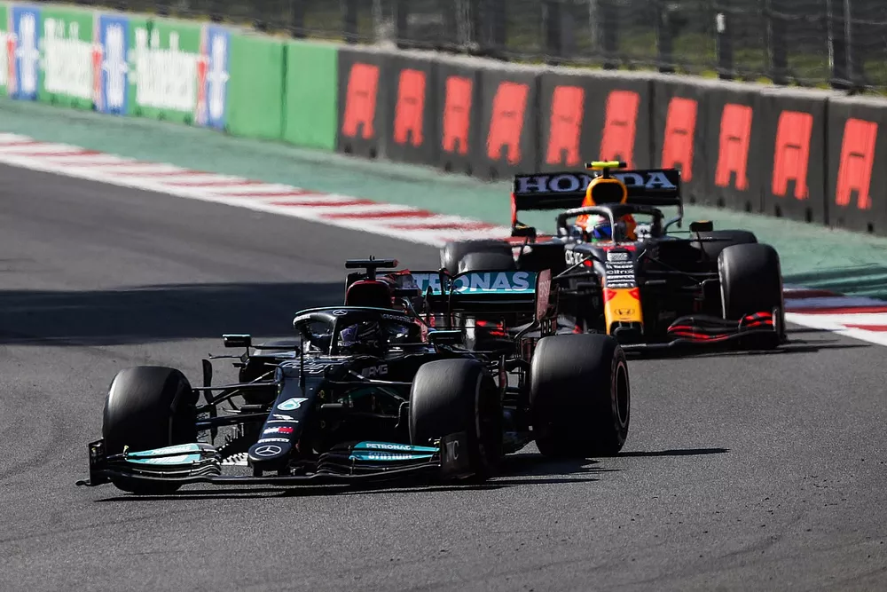 Lewis Hamilton, Mercedes W12, Sergio Perez, Red Bull Racing RB16B