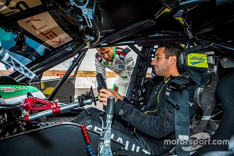 Rick Kelly, Kelly Racing Nissan, Daniel Ricciardo, Renault F1 Team