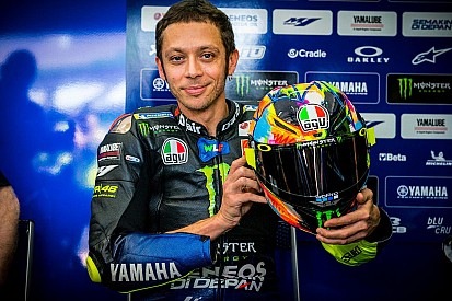 GALERIA: Rossi estreia capacete pintado à mão para teste na Malásia