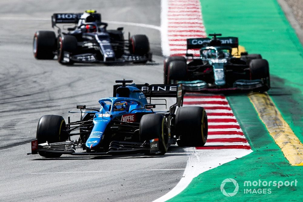 Fernando Alonso, Alpine A521, Lance Stroll, Aston Martin AMR21, and Pierre Gasly, AlphaTauri AT02