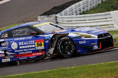 大クラッシュに繋がった100号車STANLEYと56号車リアライズの接触は、ピットインする際のライン変更で交錯。SUGOの特異なレイアウトを指摘する声も