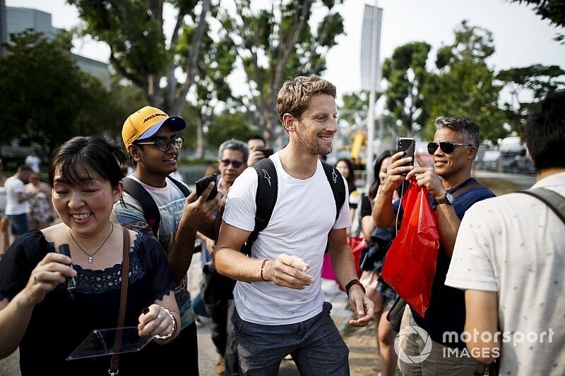 Romain Grosjean, Haas F1 Team with fans