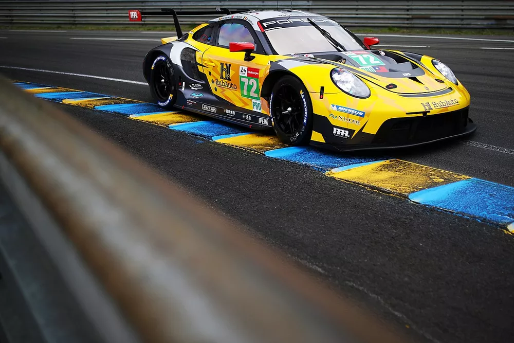 #72 Hub Auto Racing Porsche 911 RSR - 19 LMGTE Pro of Dries Vanthoor, Alvaro Parente, Maxime Martin 