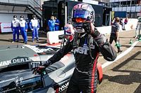 Trzy punkty dla Kelvina