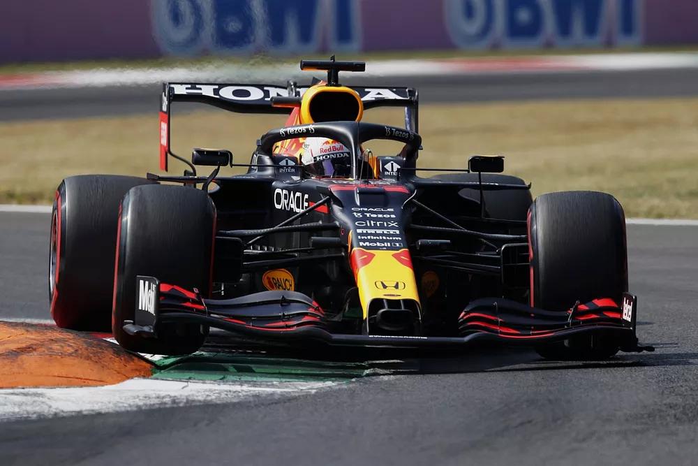 Max Verstappen, Red Bull Racing RB16B