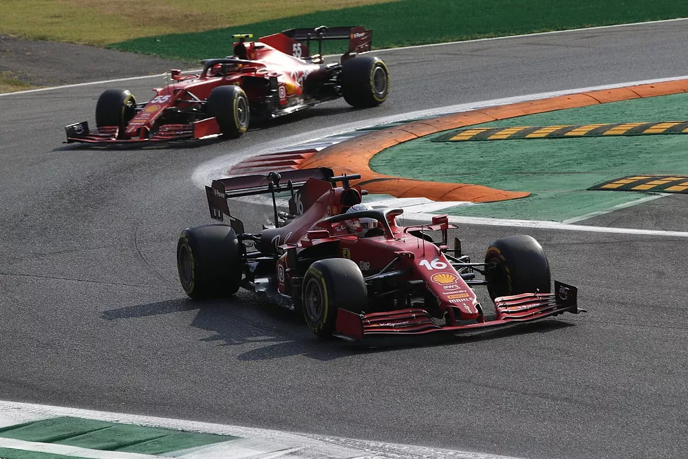 Charles Leclerc, Ferrari SF21, Carlos Sainz Jr, Ferrari SF21