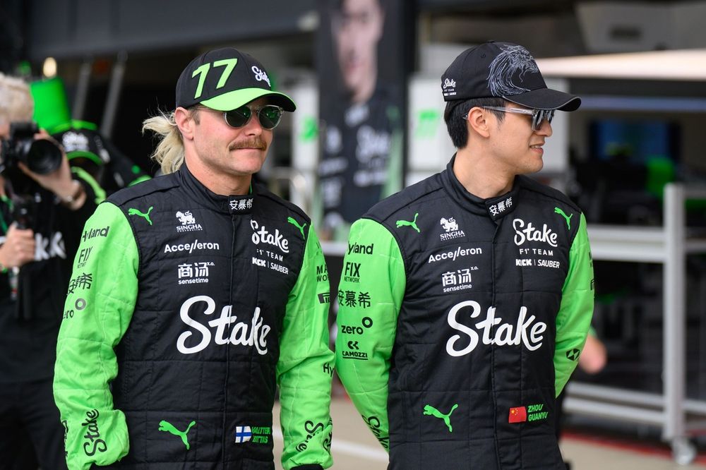 Valtteri Bottas y ,Guanyu Zhou, Kick Sauber