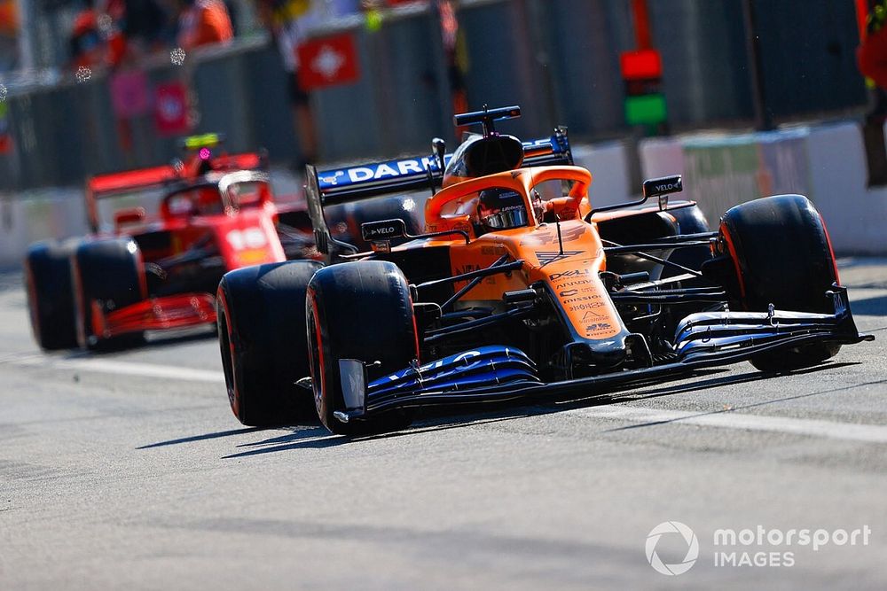 Carlos Sainz Jr., McLaren MCL35, Charles Leclerc, Ferrari SF1000