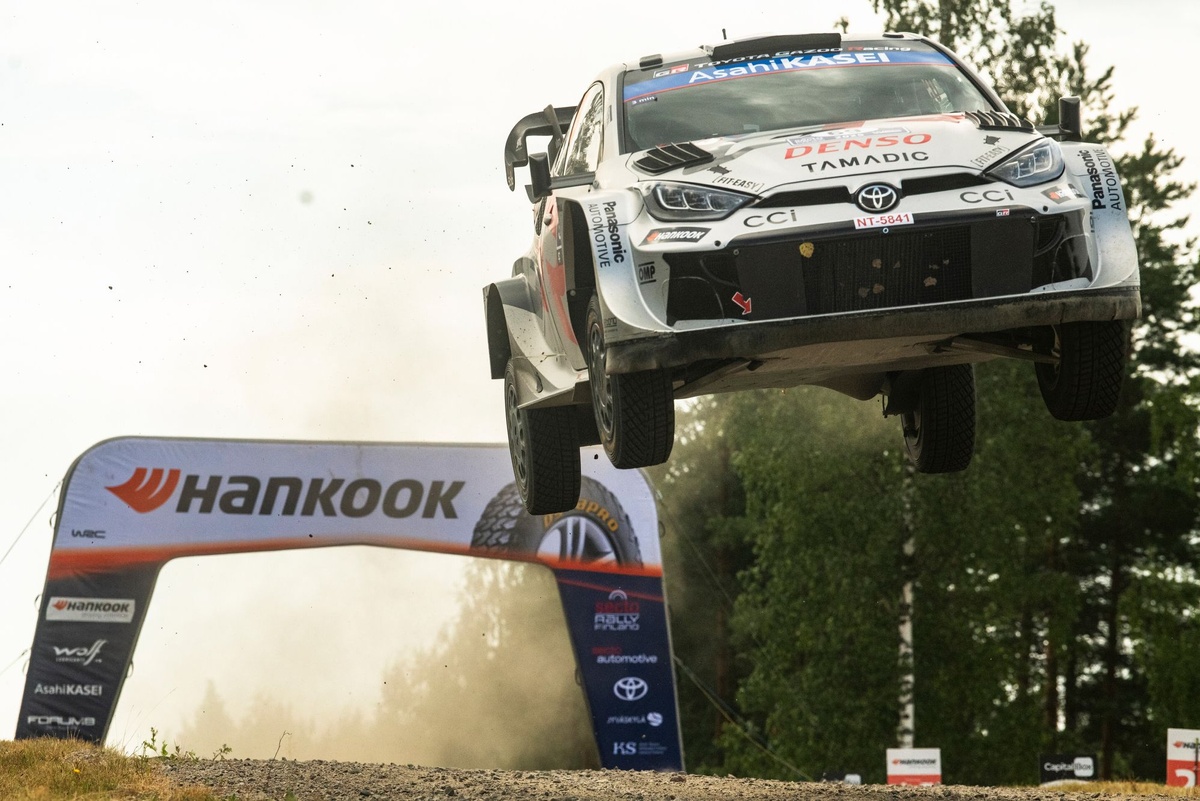 WRC Rally Finland: Hyundai punctures hand Toyota top-five lockout